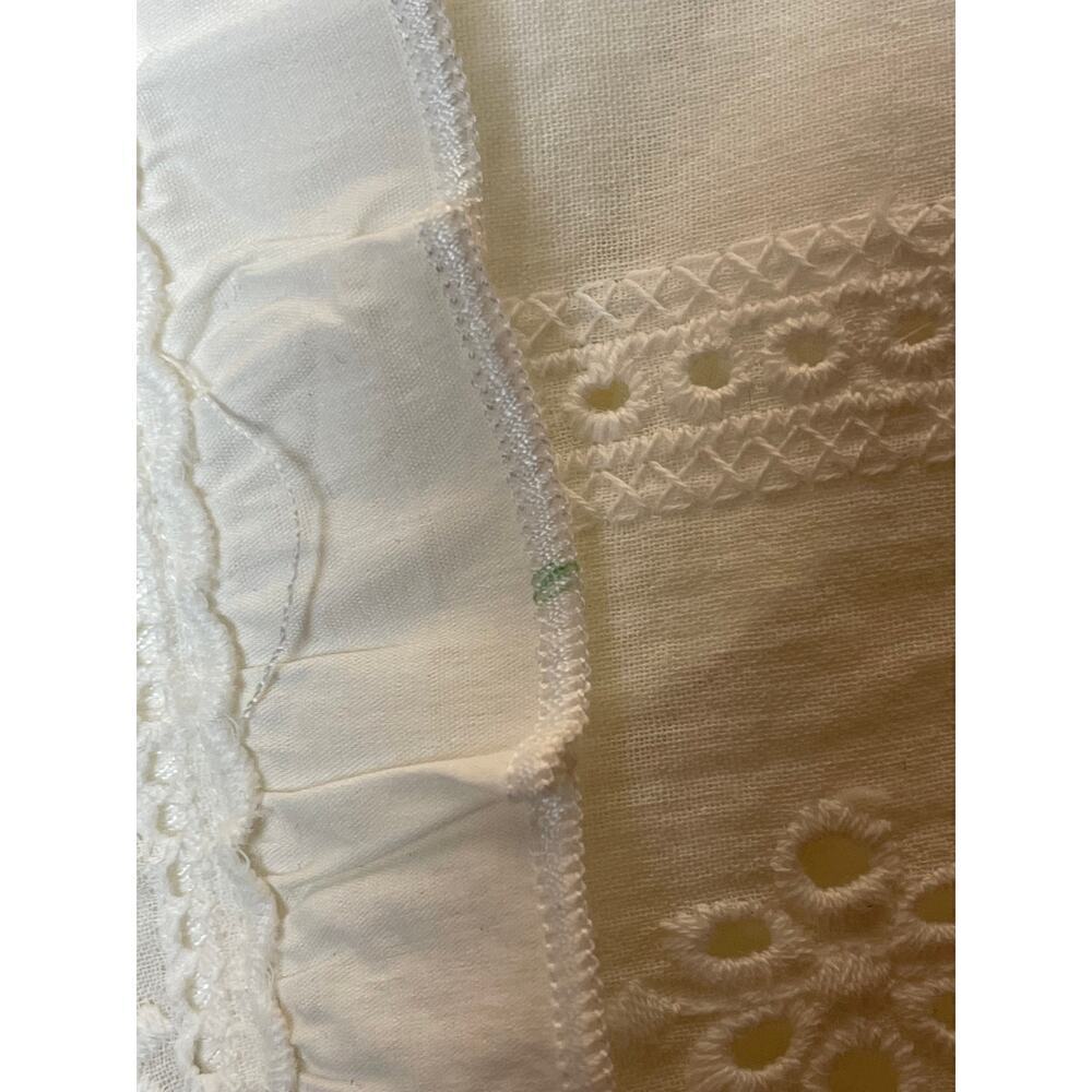 Lulumari White Ruffle Eyelet Short Sleeve Top Women's Size M - Picture 6 of 6